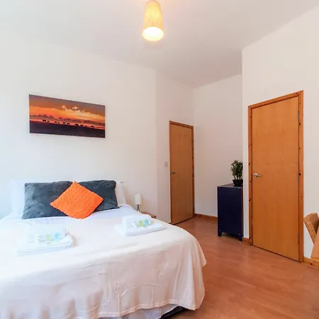 Apartment Voussoir *