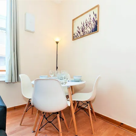 Voussoir Apartment Leeds (West Yorkshire)