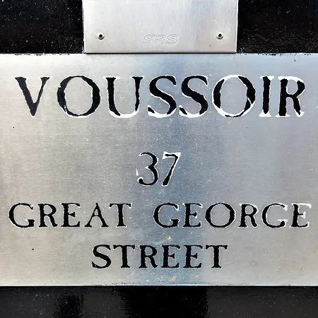 Voussoir