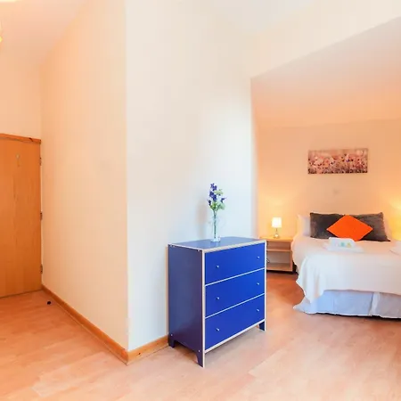 Voussoir Apartment